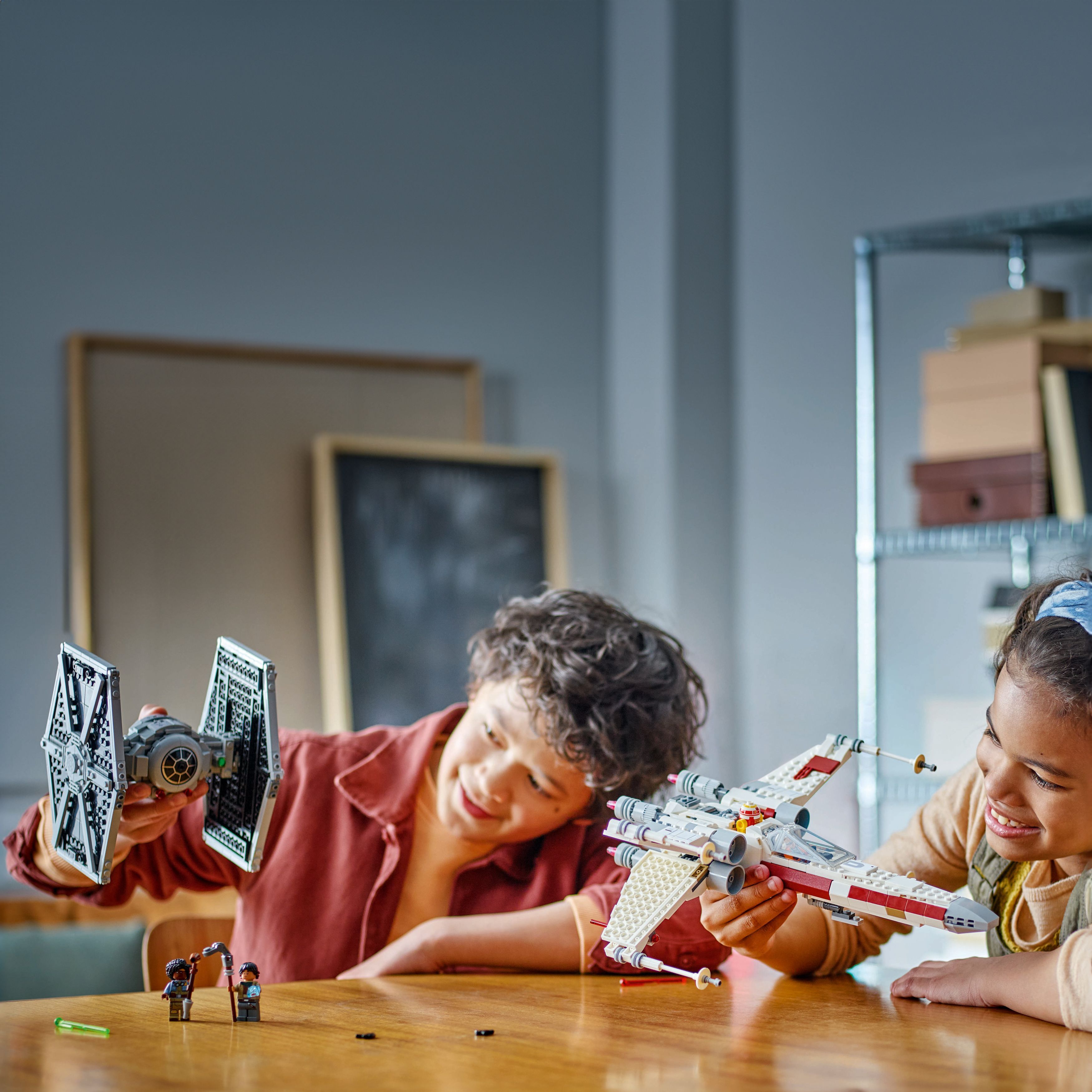 LEGO 75393 Hybryda TIE Fightera i X-Winga | Selgros24.pl